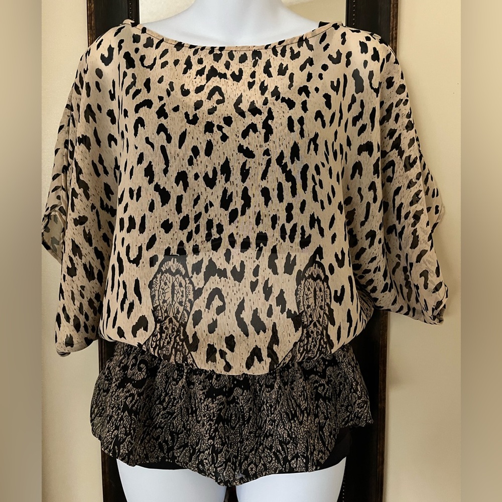 American rag Beautiful cheetah print blouse